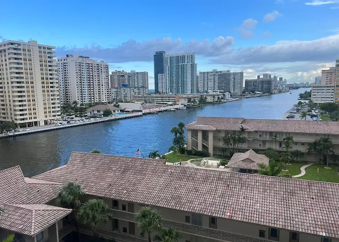 Amazing 1B-1B Apartment With Amazing View! 28A