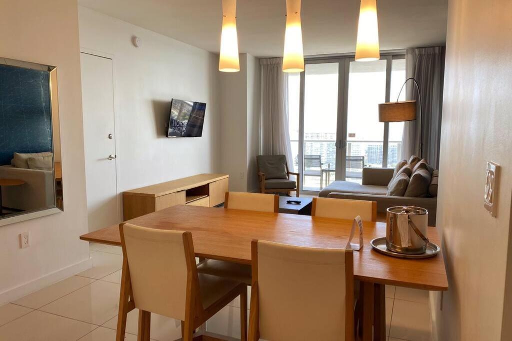 Amazing 1b-1b With Amazing View! 28a * Hallandale Beach