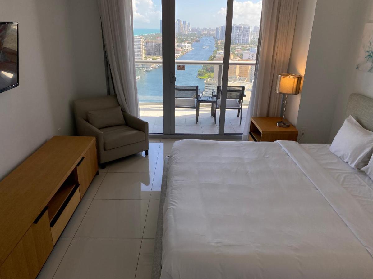 Amazing 1b-1b With Amazing View! 28a * Hallandale Beach