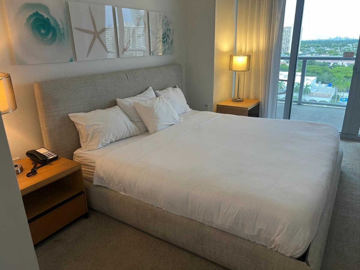 Amazing 1b-1b With Amazing View! 28a Apartment Hallandale Beach