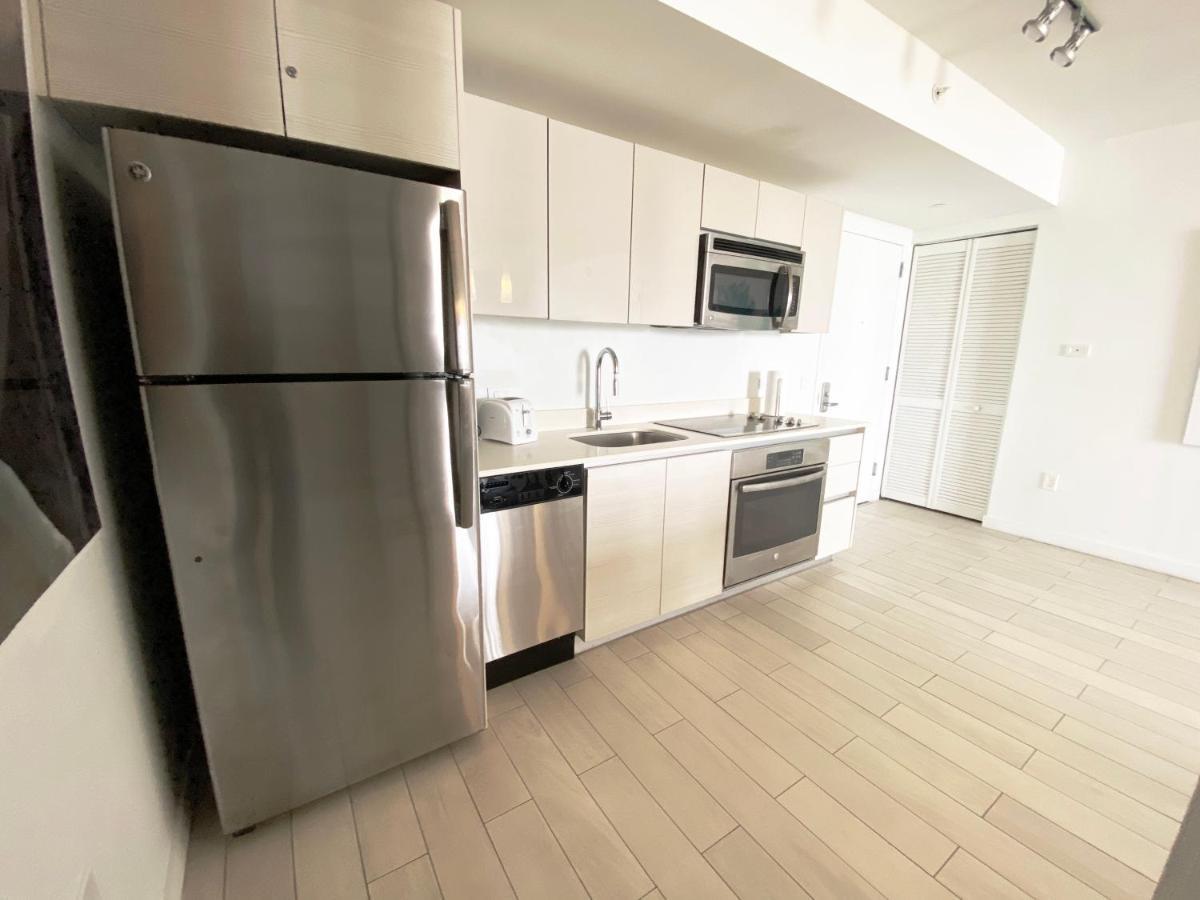 Amazing 1b-1b With Amazing View! 28a Apartment Hallandale Beach