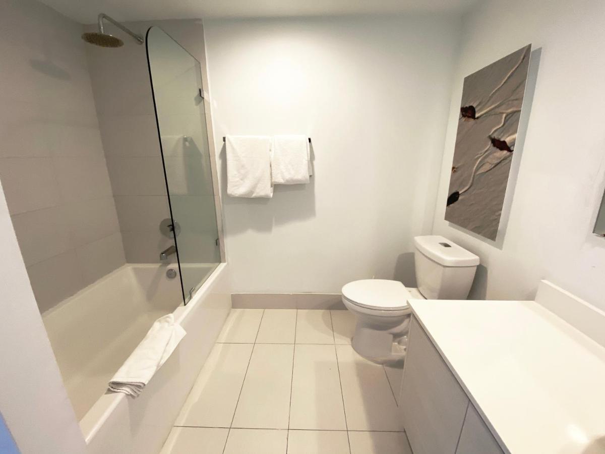 Amazing 1b-1b With Amazing View! 28a Hallandale Beach