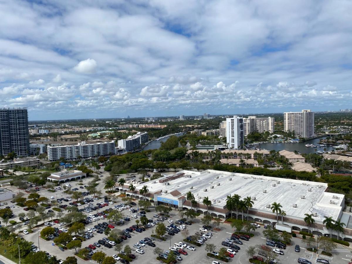 Amazing 1b-1b With Amazing View! 28a Hallandale Beach