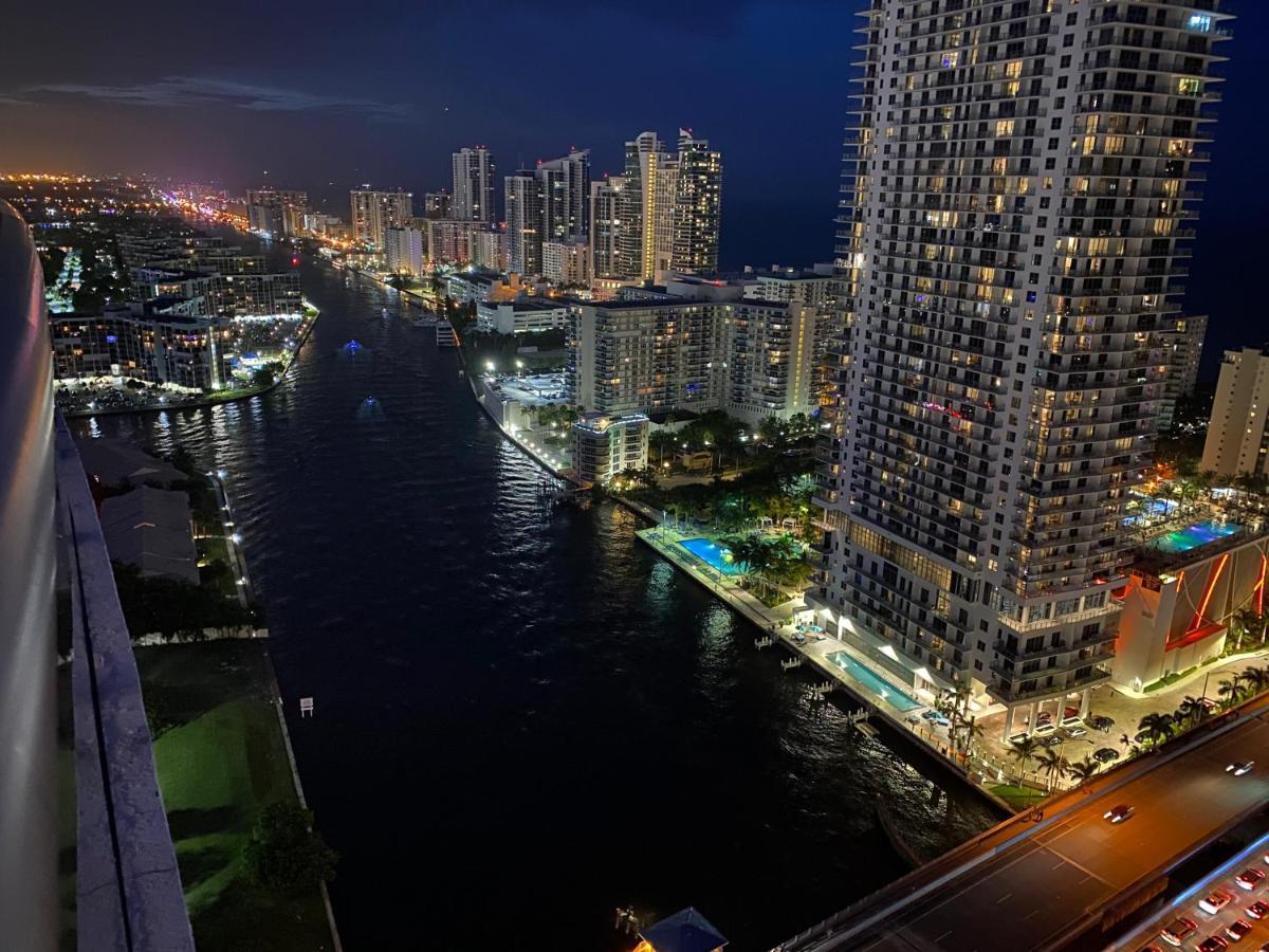Apartment Amazing 1b-1b With Amazing View! 28a *