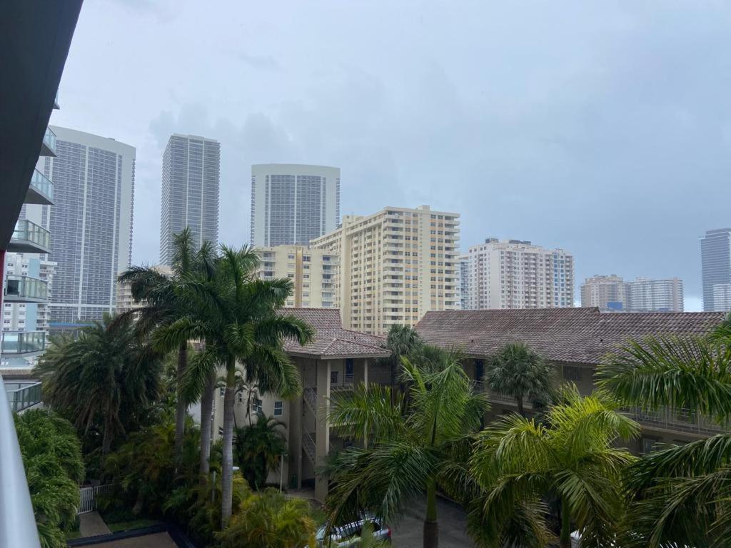Apartment Amazing 1b-1b With Amazing View! 28a