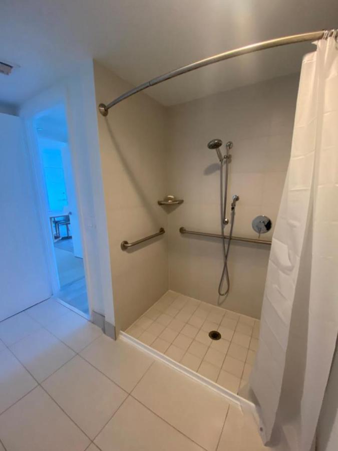 Apartment Amazing 1b-1b With Amazing View! 28a *