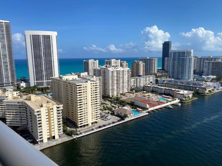 Upscale Apartment, Style, Views & Complete Kitchen -28a *